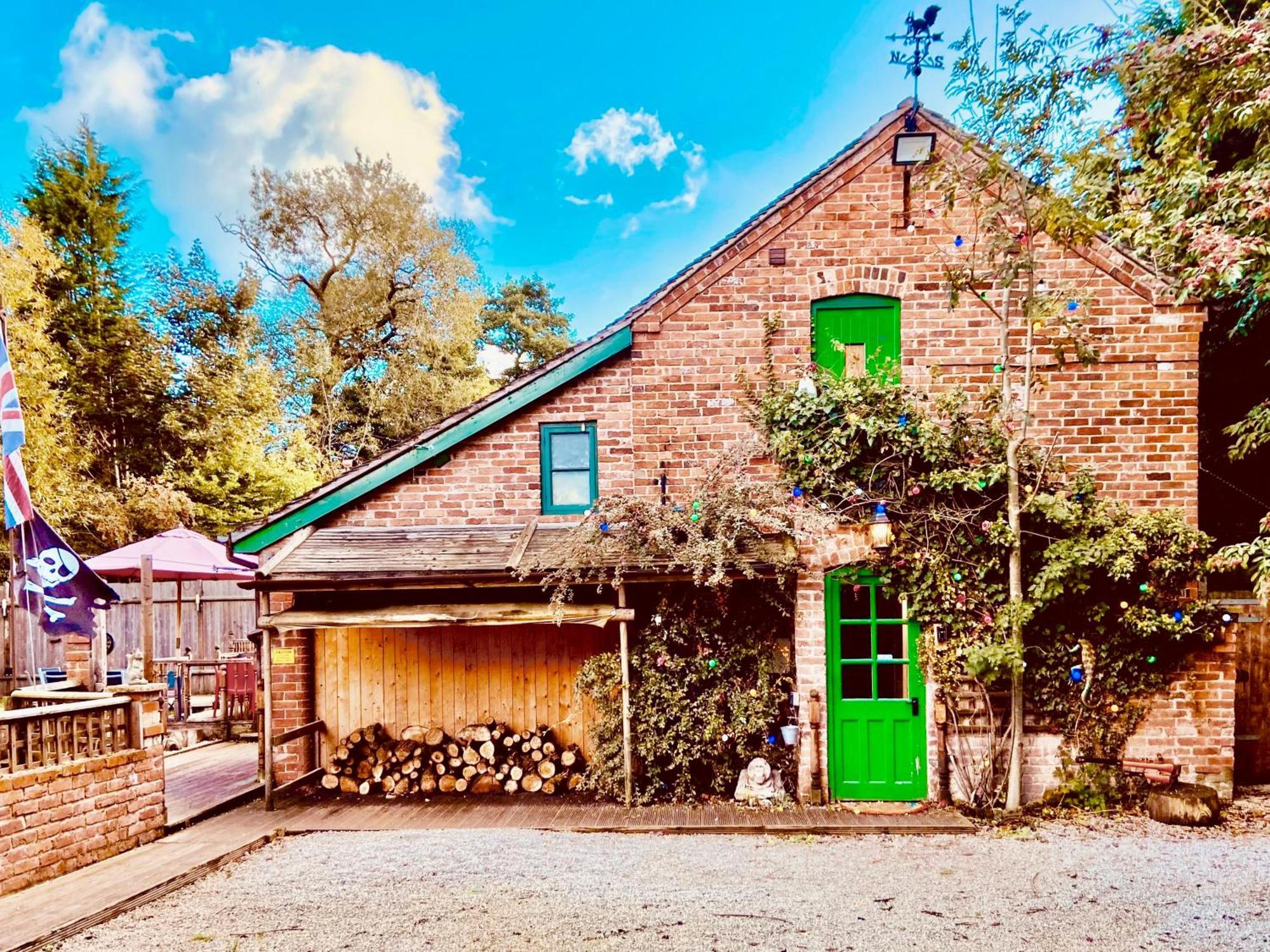 فيلا Squirrel Barn Milwich المظهر الخارجي الصورة